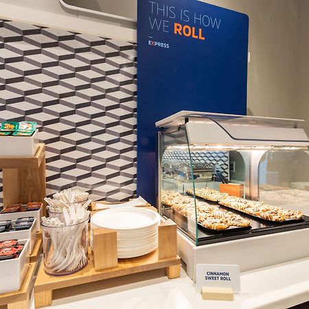 Holiday Inn Express Fullerton-Anaheim By Ihg Extérieur photo